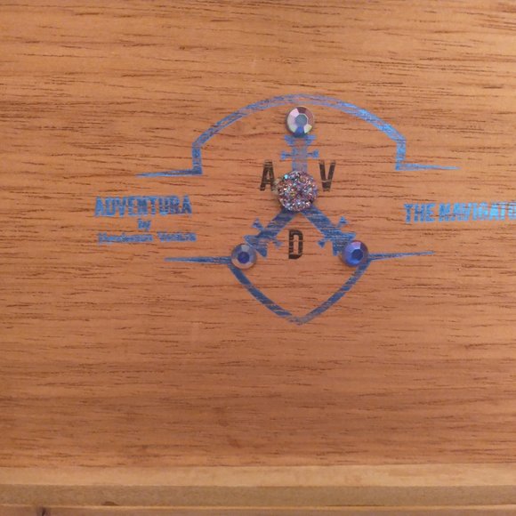 Suenos de Saundra Upcycle AVD Cigar Box, Purse - Picture 12 of 12